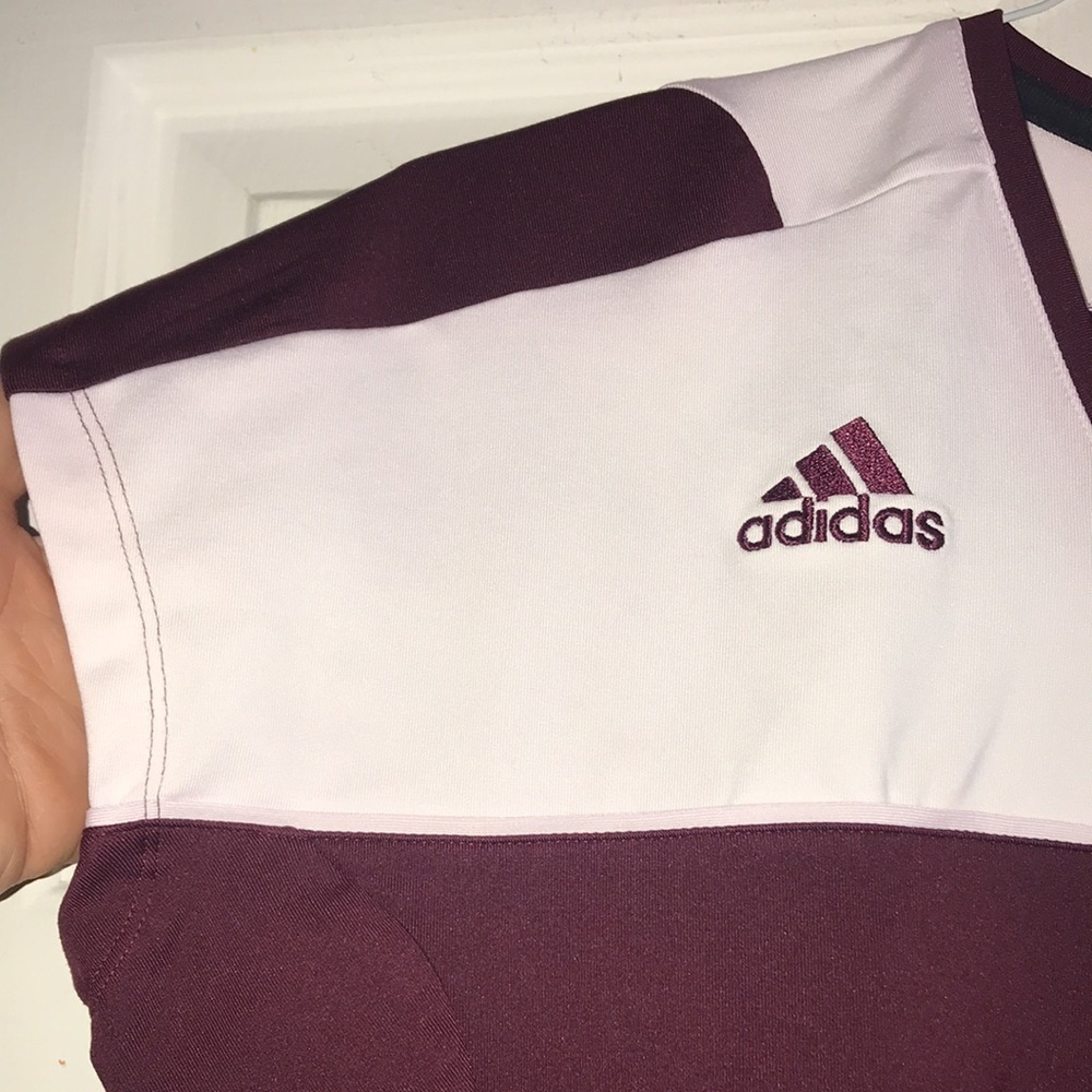 NWT Women’s Adidas Volleyball Athletic Top - Picture 4 of 8